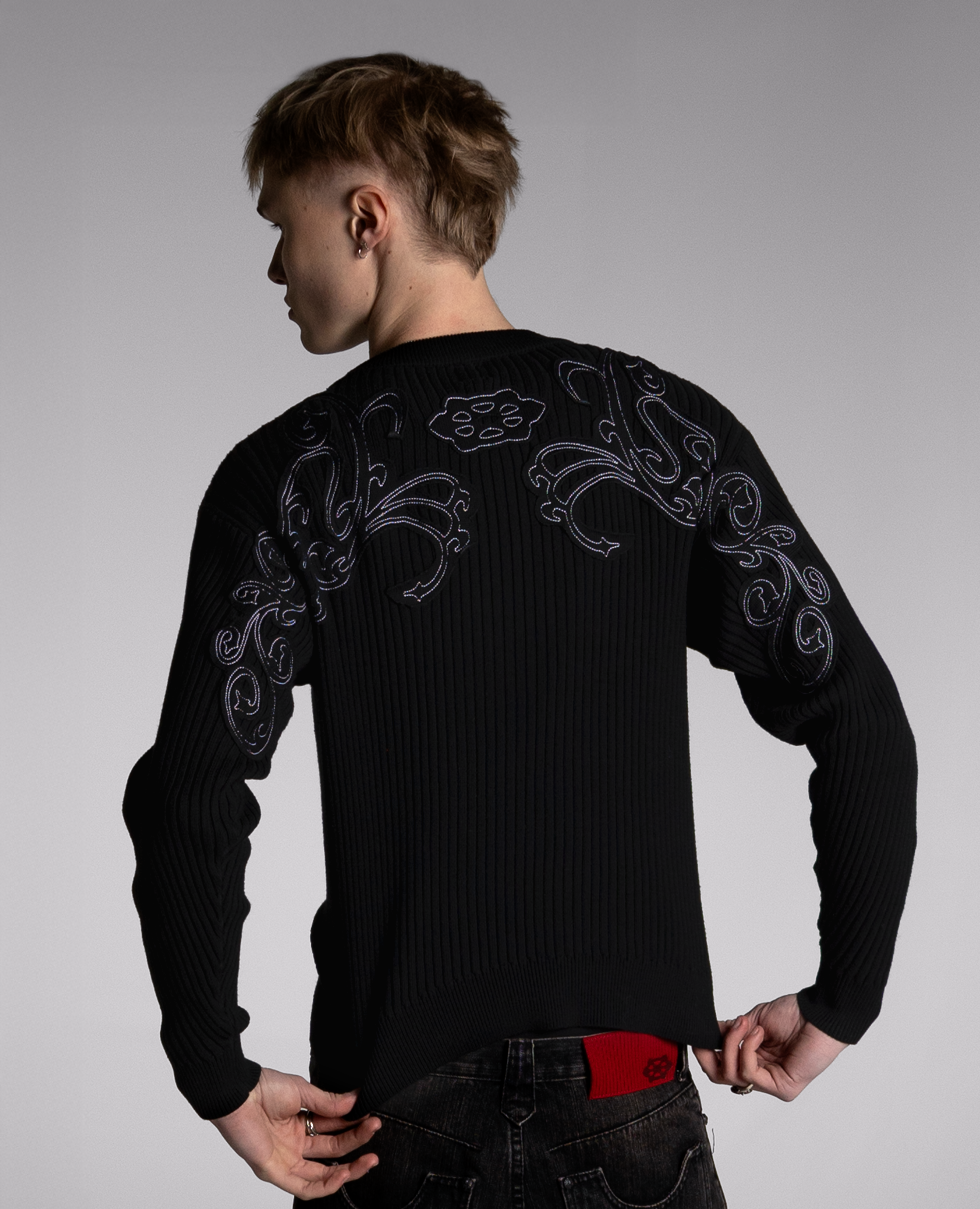 DARK OPENING KNIT