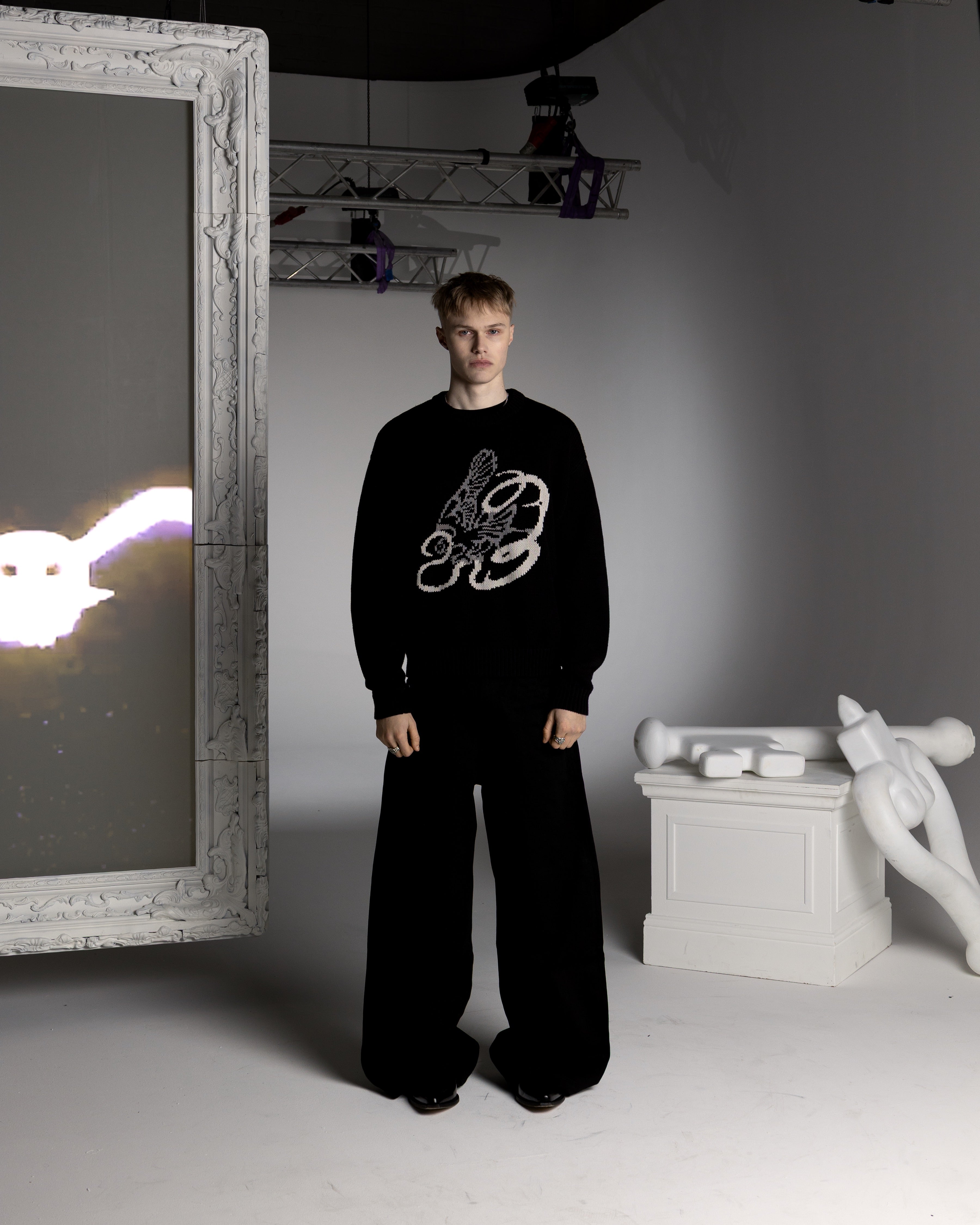BLACK BATTLE KNIT