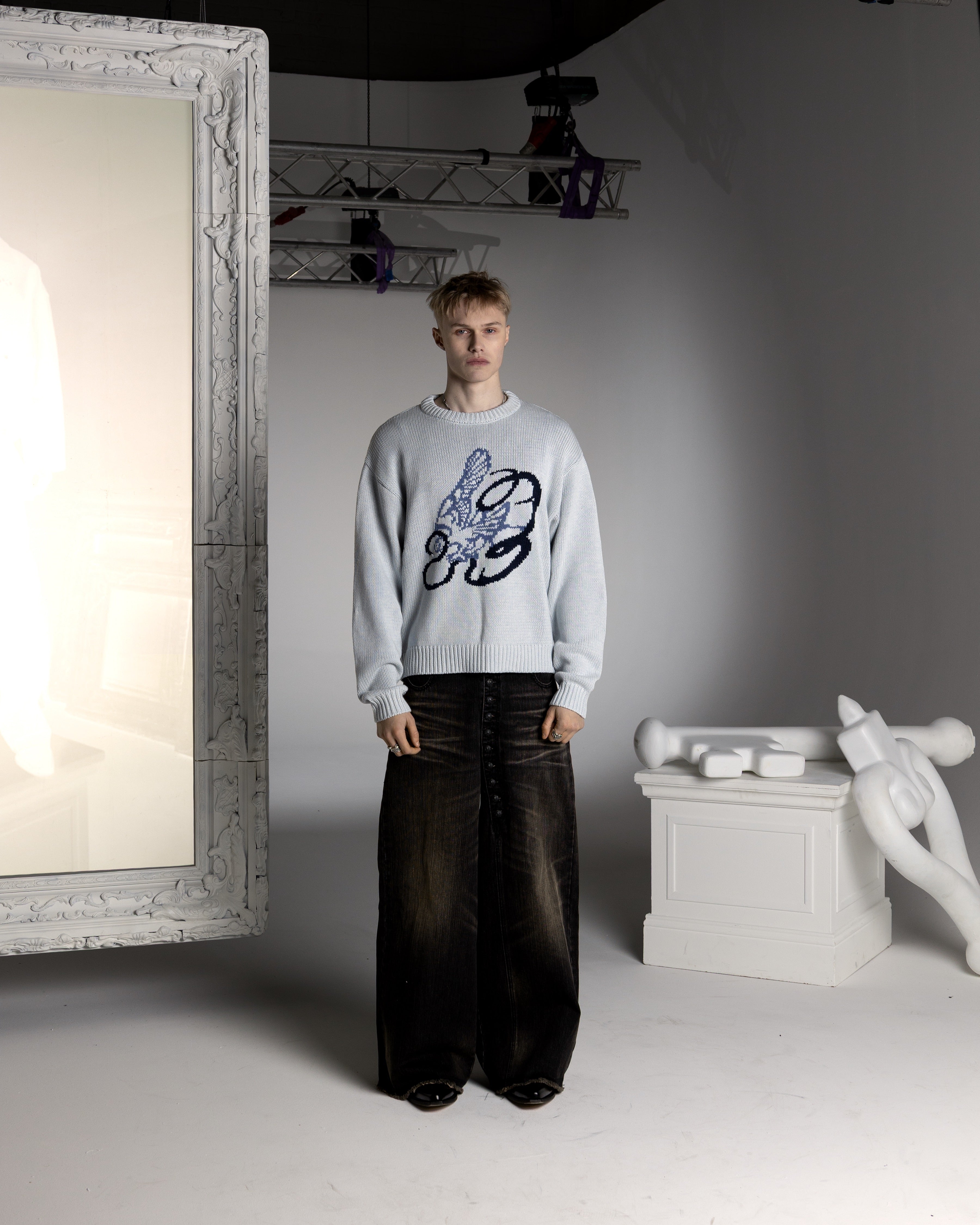 GREY BATTLE KNIT